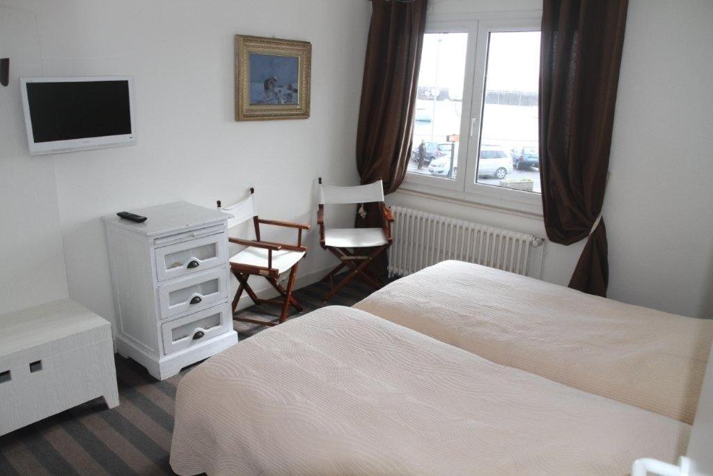 Hotel Le Suroit Perros-Guirec Zimmer foto