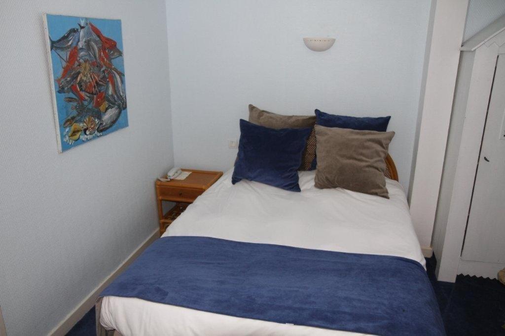 Hotel Le Suroit Perros-Guirec Zimmer foto