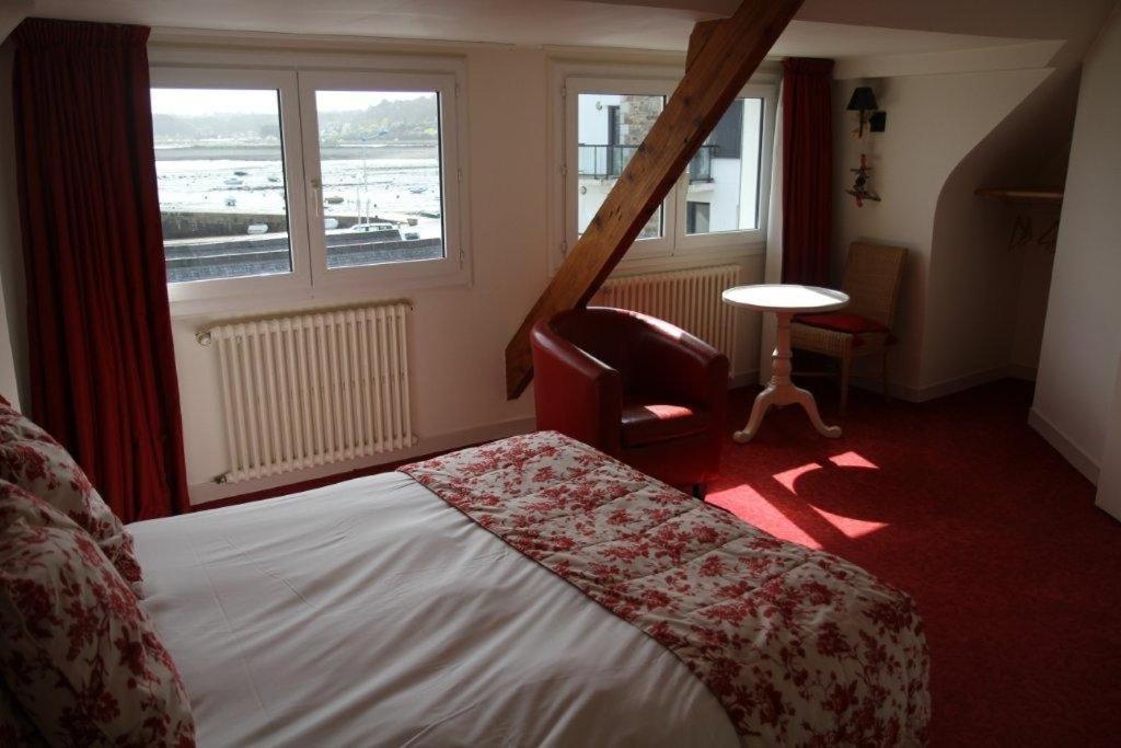 Hotel Le Suroit Perros-Guirec Zimmer foto
